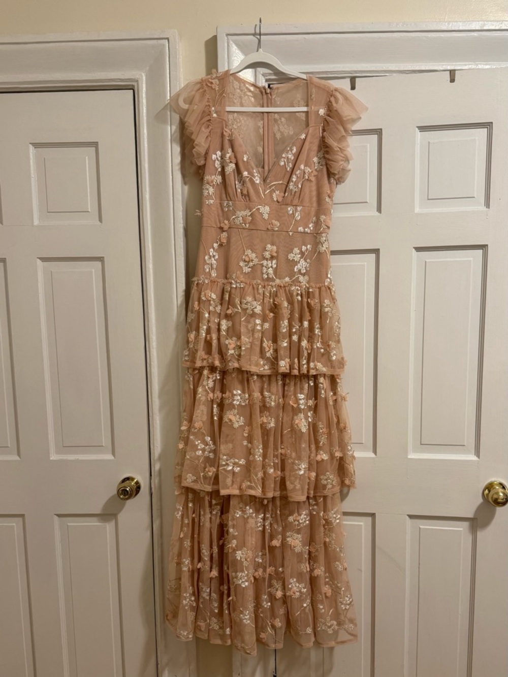 NWT BCBGMAXAZRIA 3D Floral Appliqué Tiered Tulle Gown Pink 10